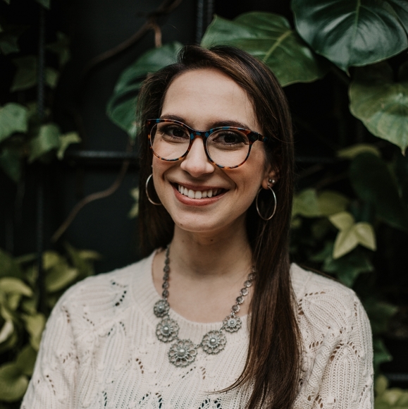 Meet your Posher, Adriana - Picture 3 of 3